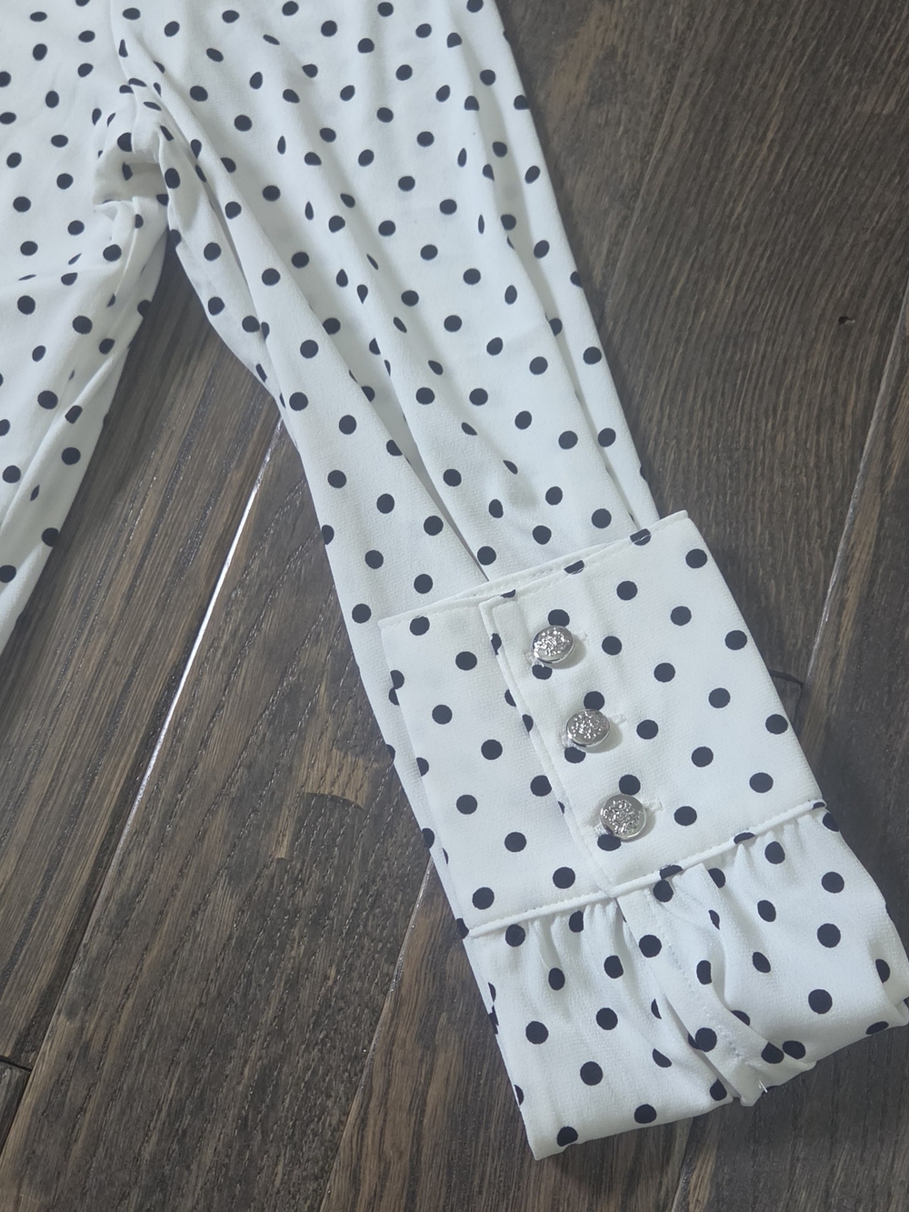 White House Black Market Dotted Ruffle Top Size M, NWT, Ecru/black - Picture 5 of 10